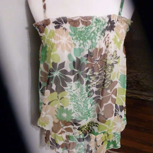 American Rag Tops - American Rag CIA Super cute  Floral Tank Sz M